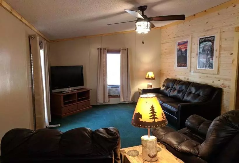 Trails End Cabins & Motel