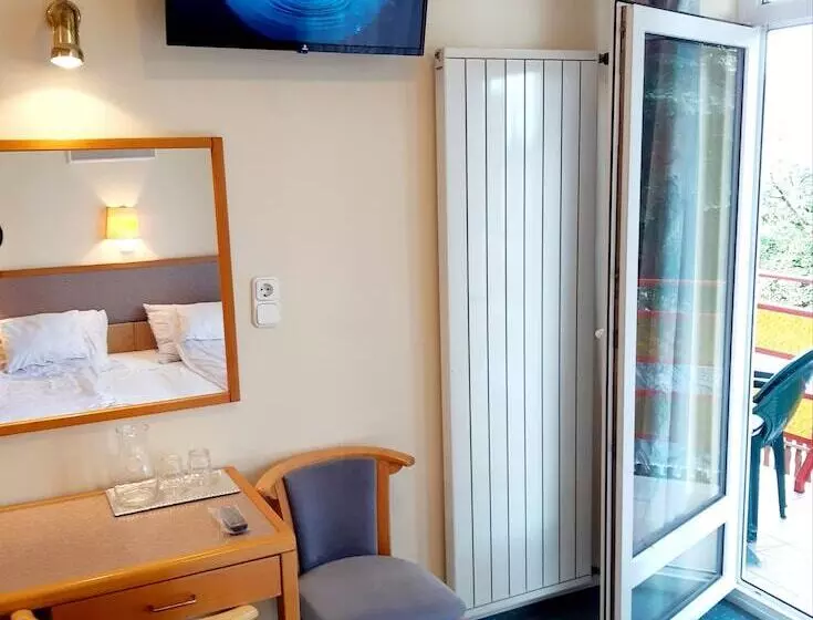 Hotelli Apartment Rideg Hévíz