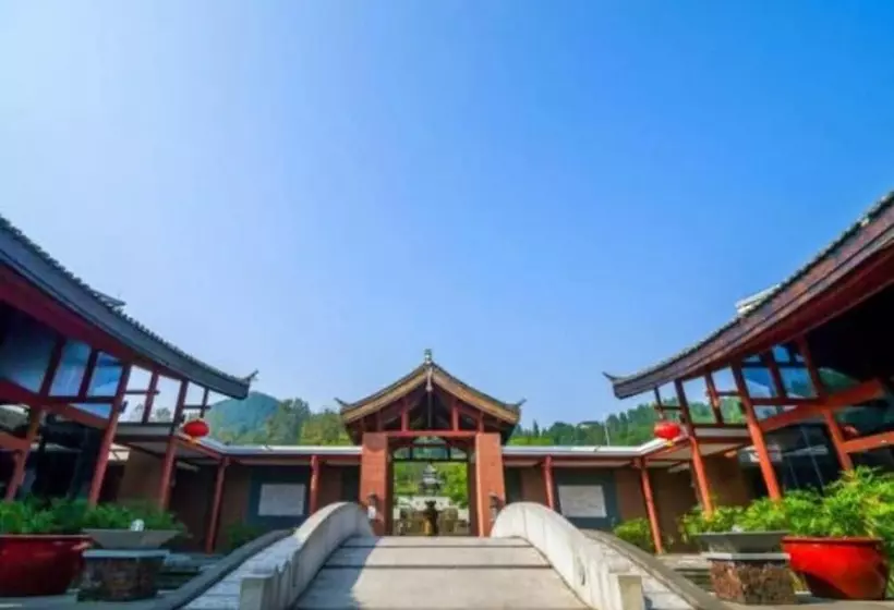 Hotelli Langzhong Hirizon