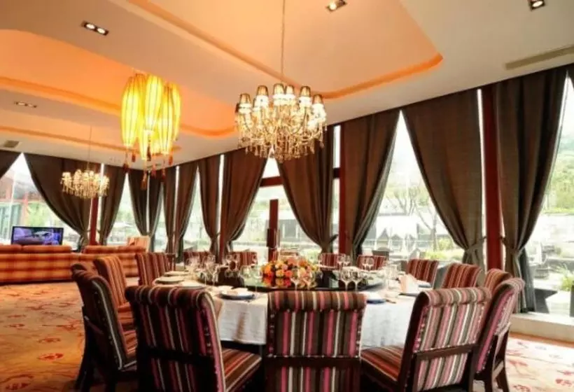 Hotelli Langzhong Hirizon