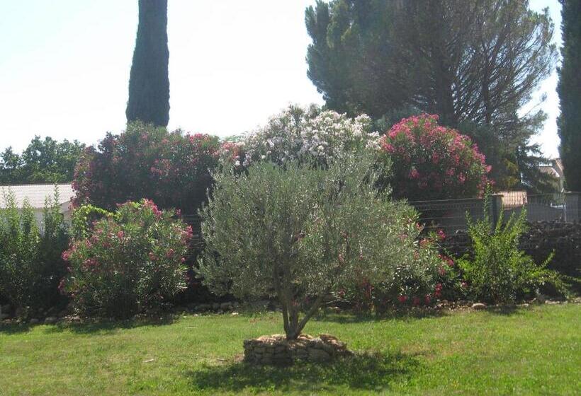 צימר Mas Du Puits