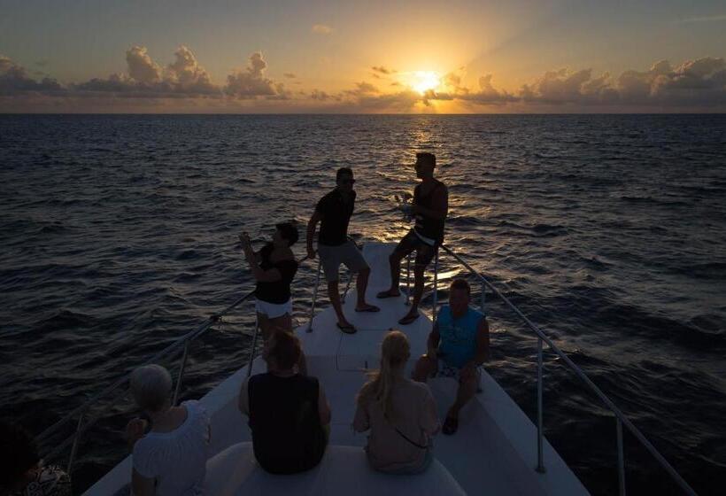 Eriyadu Island Resort