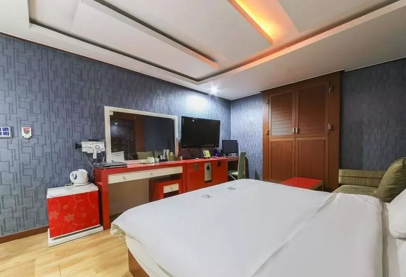 Heart Motel