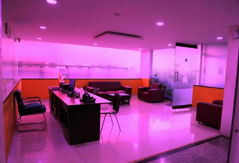 هتل Airport Gateway