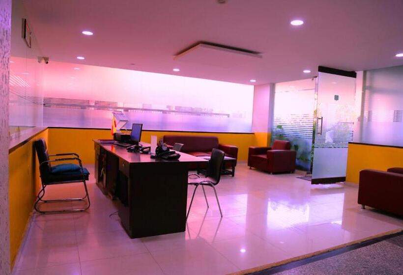 هتل Airport Gateway