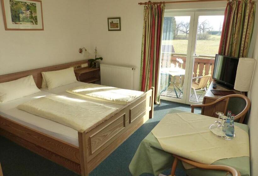 בית מלון כפרי Grüner Baum