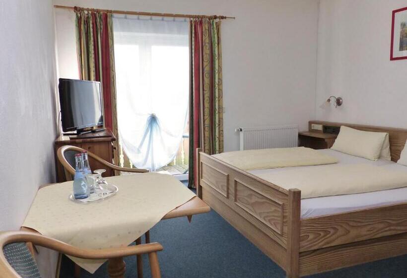 בית מלון כפרי Grüner Baum