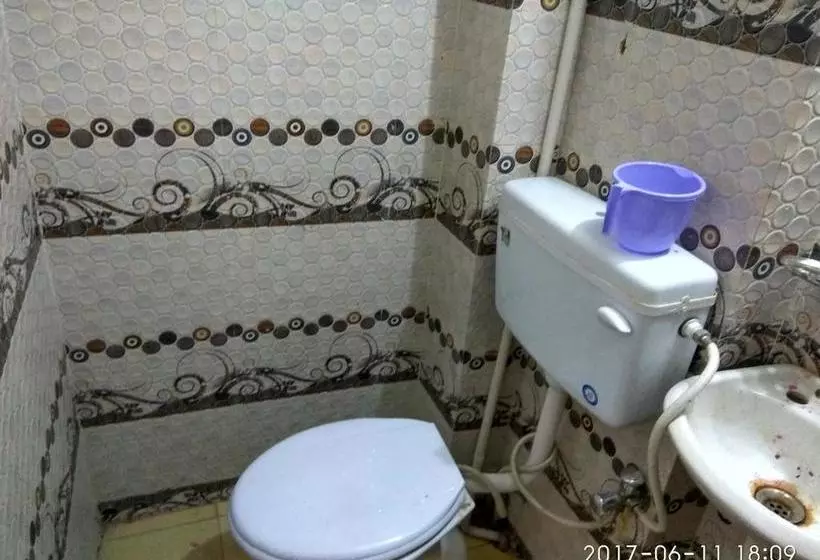 ホテル Kanpur Villa