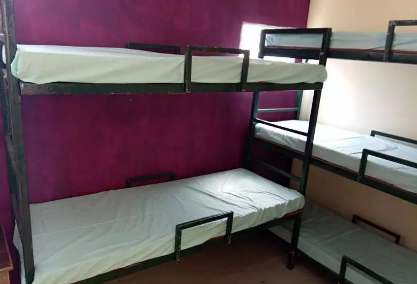 ホテル Kanpur Villa