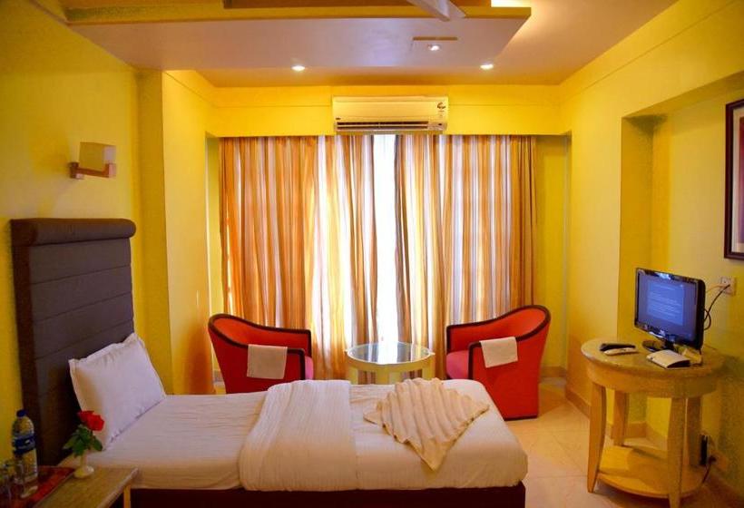 ホテル Kohinoor Highway Resort