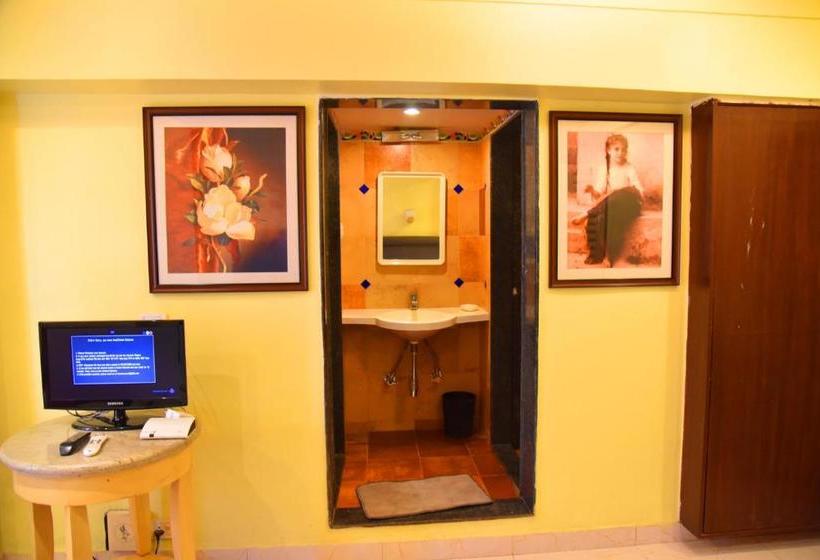 ホテル Kohinoor Highway Resort