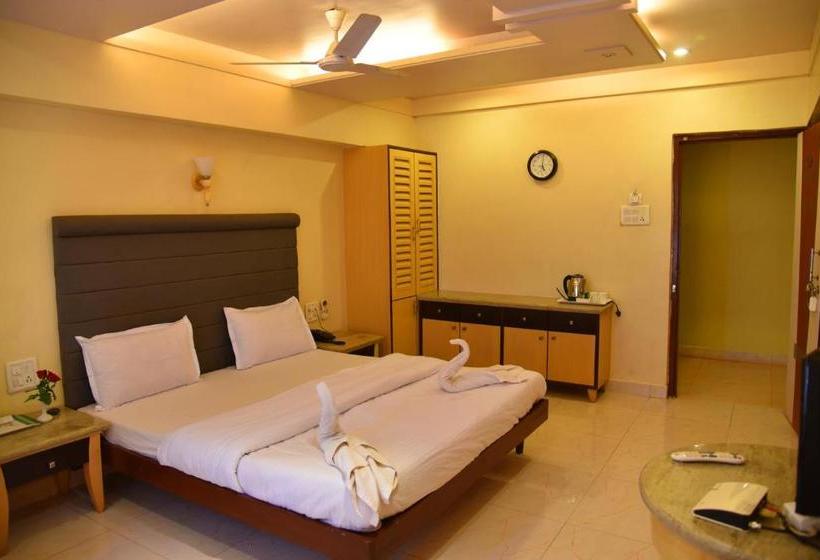 ホテル Kohinoor Highway Resort