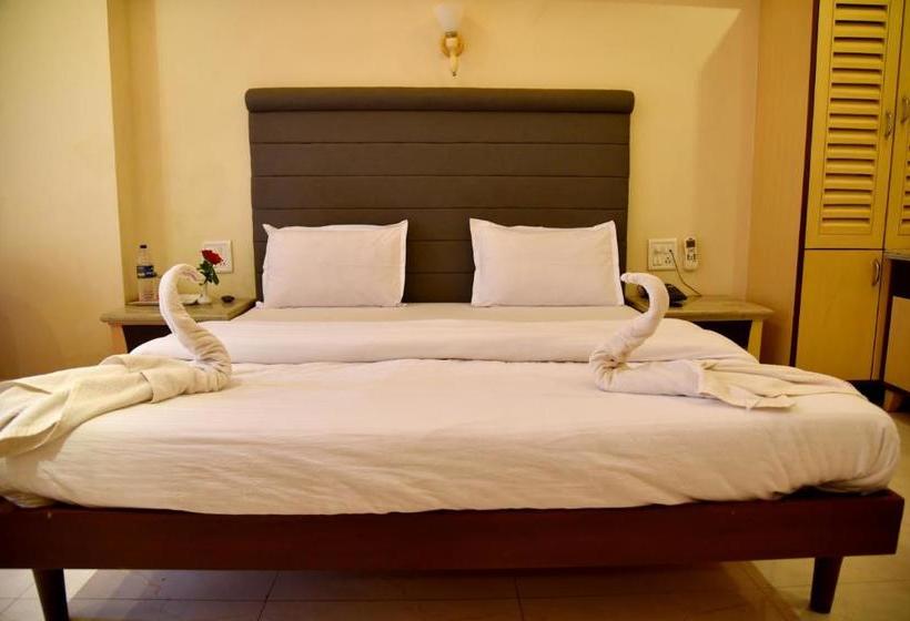 ホテル Kohinoor Highway Resort