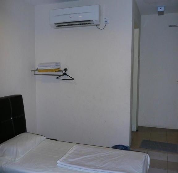 בית מלון כפרי Pekan Budget