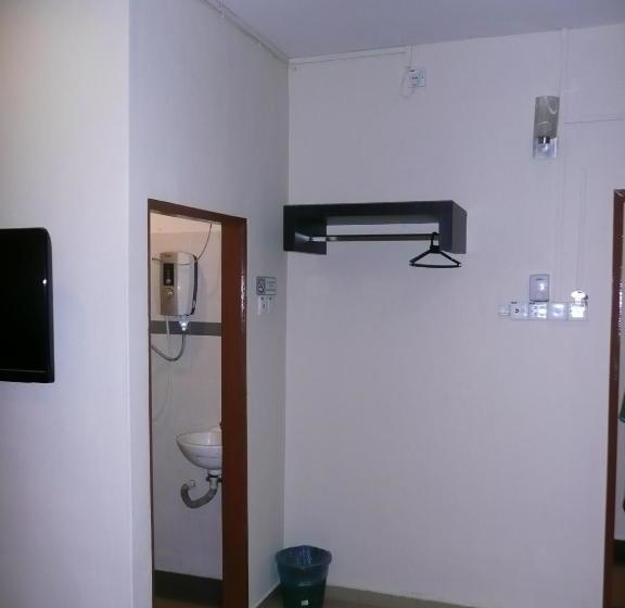 בית מלון כפרי Pekan Budget