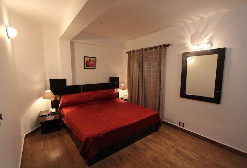 هتل The Pine Crest Resort Bhimtal