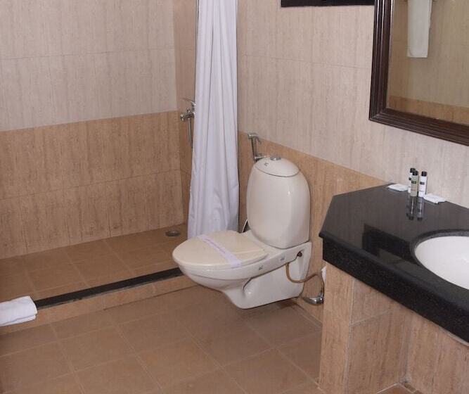 هتل The Pine Crest Resort Bhimtal