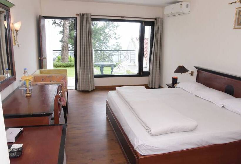 هتل The Pine Crest Resort Bhimtal