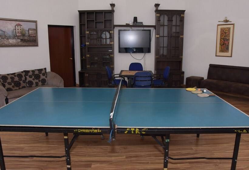 هتل The Pine Crest Resort Bhimtal