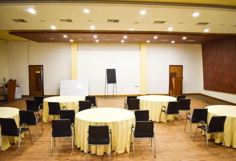 Camel Valley Resort, Igatpuri