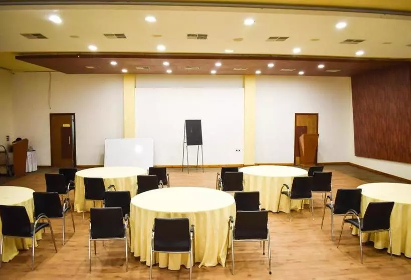 Camel Valley Resort, Igatpuri