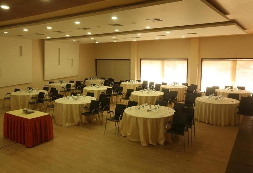 Camel Valley Resort, Igatpuri