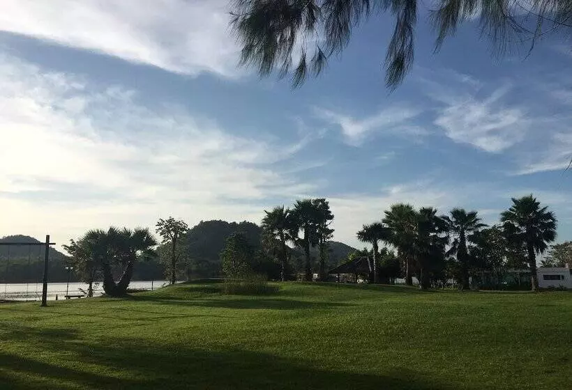 Resort Inlaya Ratchaburi