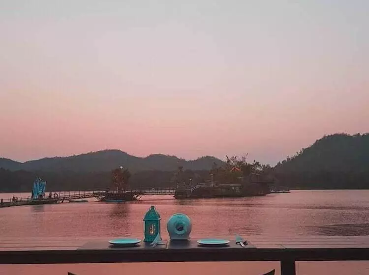 Resort Inlaya Ratchaburi