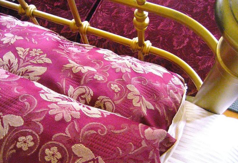 A Cayuga Lakefront Inn   Hotel Alt, Ithaca New York