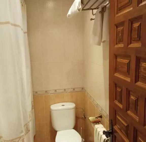ユースホステル Hostal Restaurante Raton