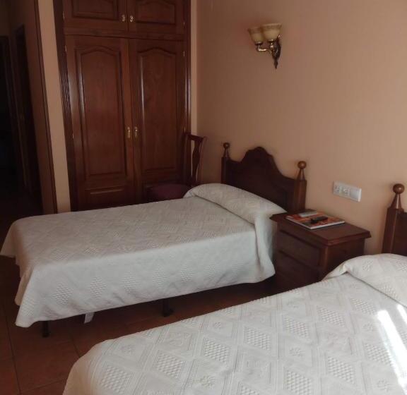 ユースホステル Hostal Restaurante Raton