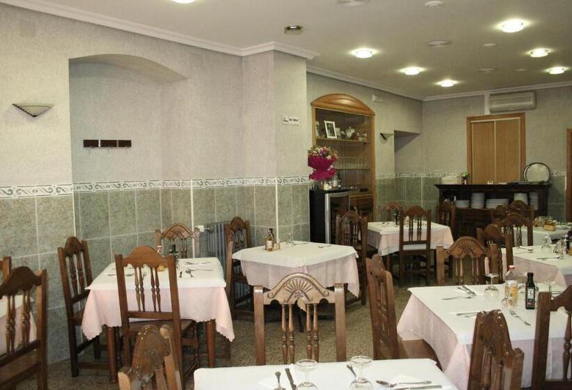 ユースホステル Hostal Restaurante Raton