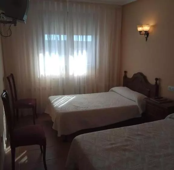 ユースホステル Hostal Restaurante Raton
