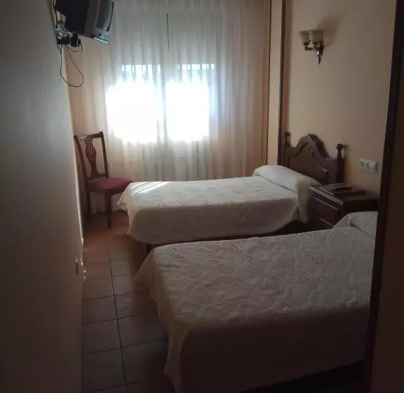 ユースホステル Hostal Restaurante Raton