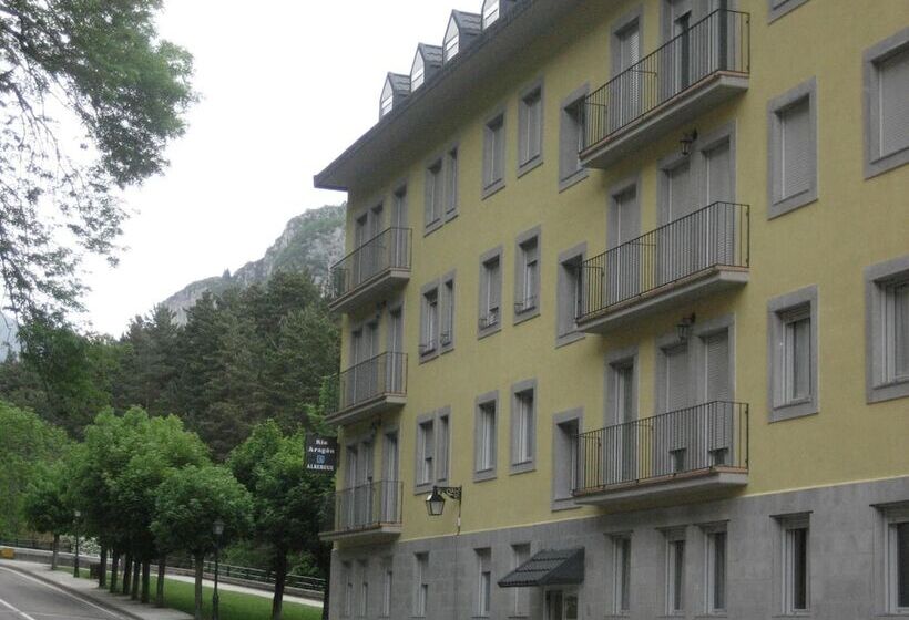 Albergue Turístico Rio Aragon