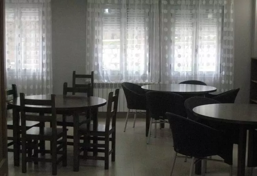 Albergue Turístico Rio Aragon