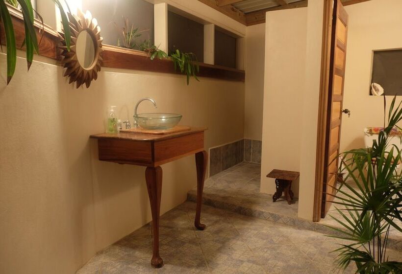 צימר Jungle Cocoon