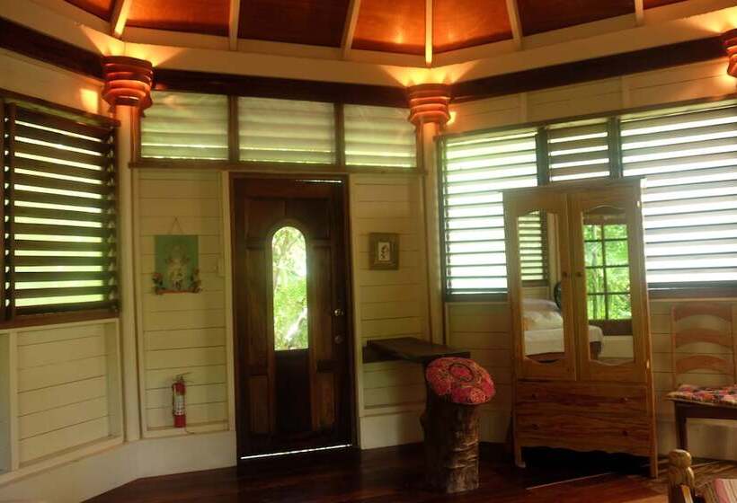 צימר Jungle Cocoon