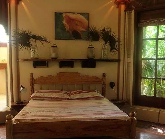 تختخواب و صبحانه Jungle Cocoon