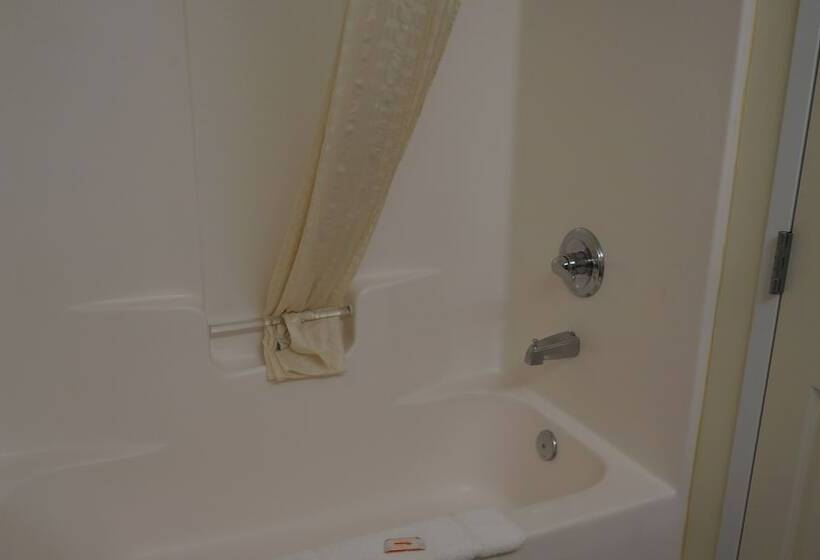 فندق Scotland Neck Inn