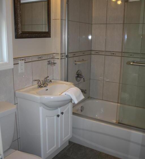 The Classic Horseshoe Bay Motel