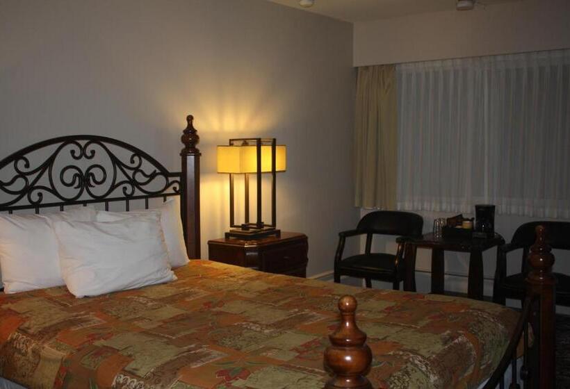 The Classic Horseshoe Bay Motel