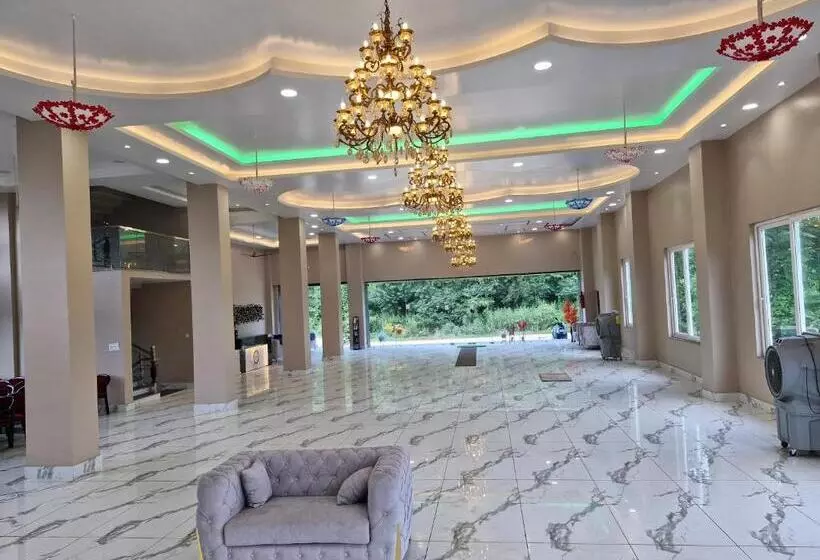 Hotelli Lakhpati