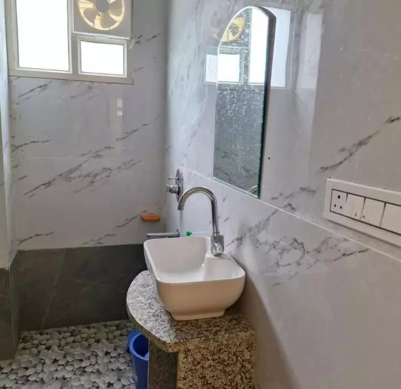 Hotelli Lakhpati