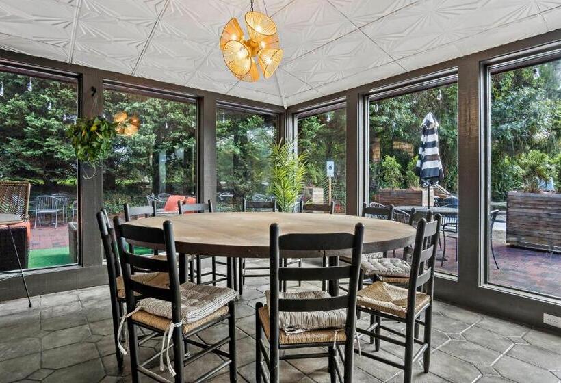 Отель Peri Social House