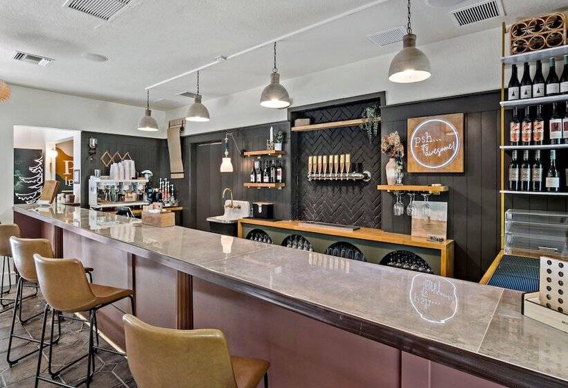 Отель Peri Social House