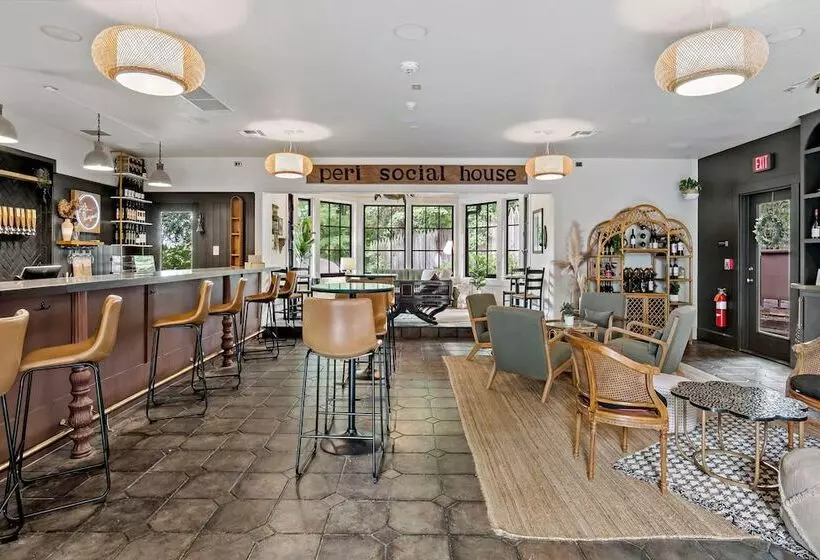 Hotelli Peri Social House