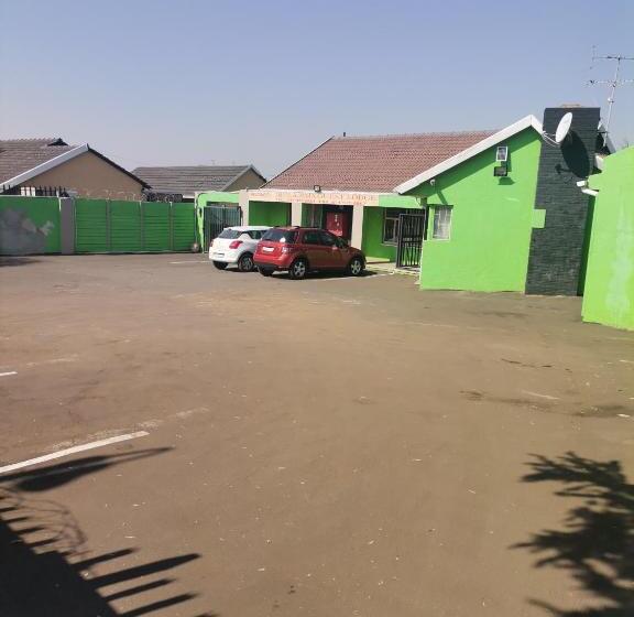 پانسیون Delapaix Guest Lodge