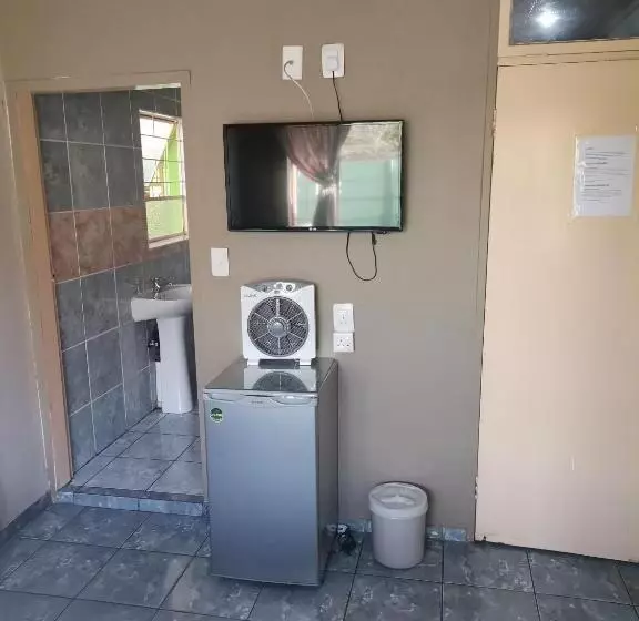 پانسیون Delapaix Guest Lodge