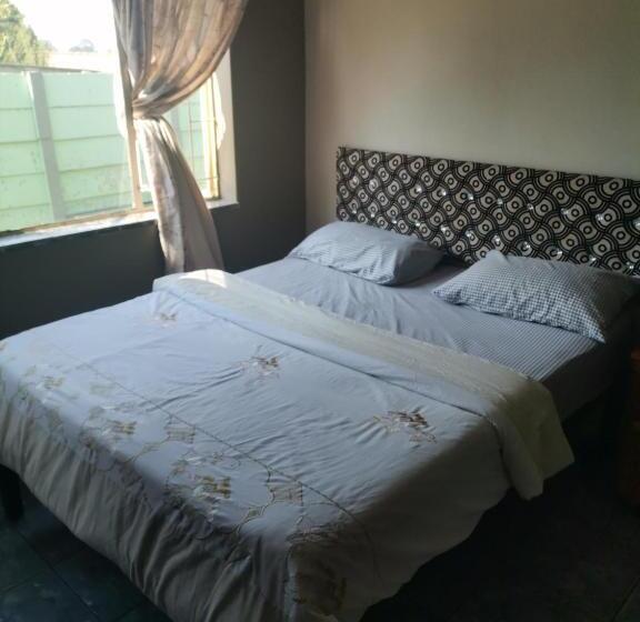 پانسیون Delapaix Guest Lodge